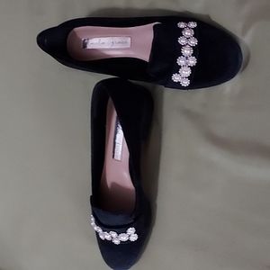 Flat shoes